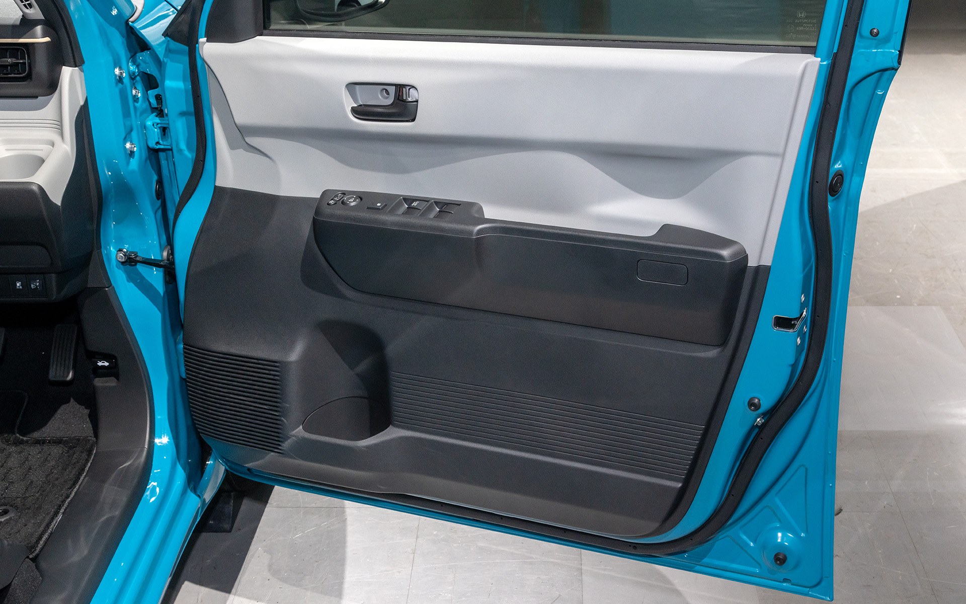 運転席ドアトリム