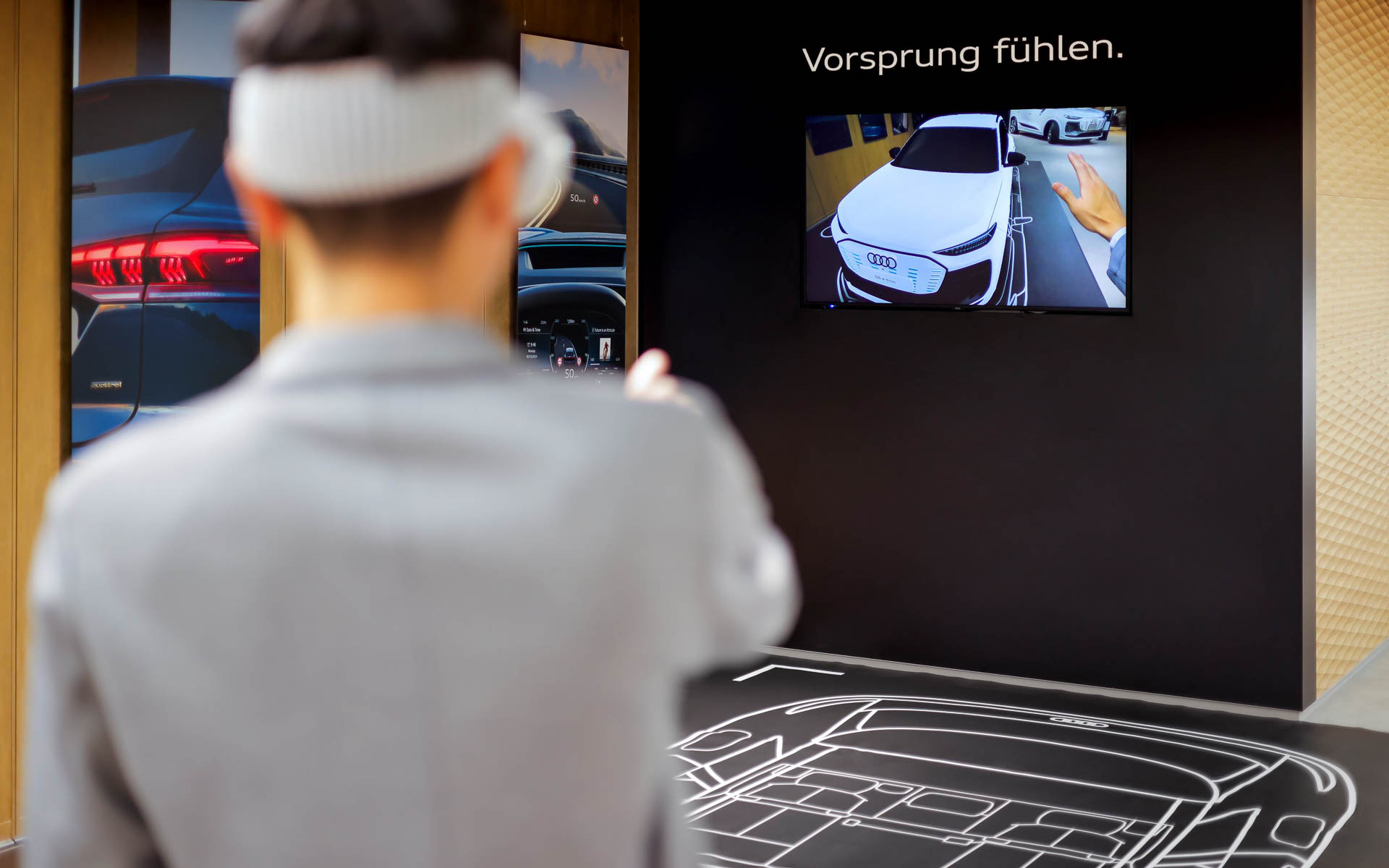 バーチャル空間でQ6 e-tronの内外装デザインやプラットフォームなどの内部構造を見られる