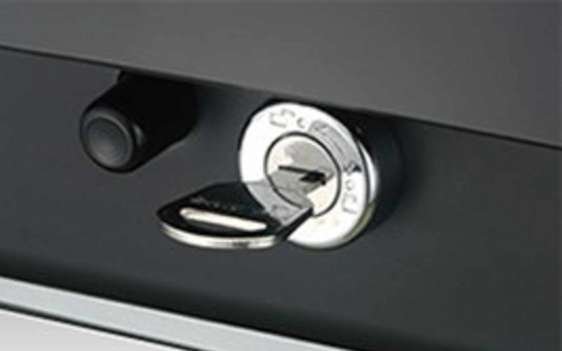 鍵も付属し、鍵のかけ忘れ防止構造も備わっている