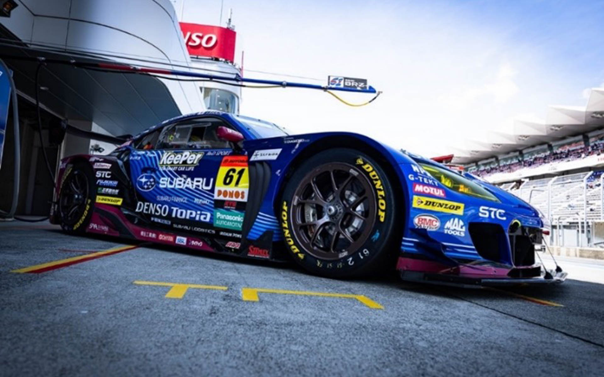 61号車 SUBARU BRZ GT300（画像の車両が装着しているタイヤは資源循環型カーボンブラック採用タイヤではない）