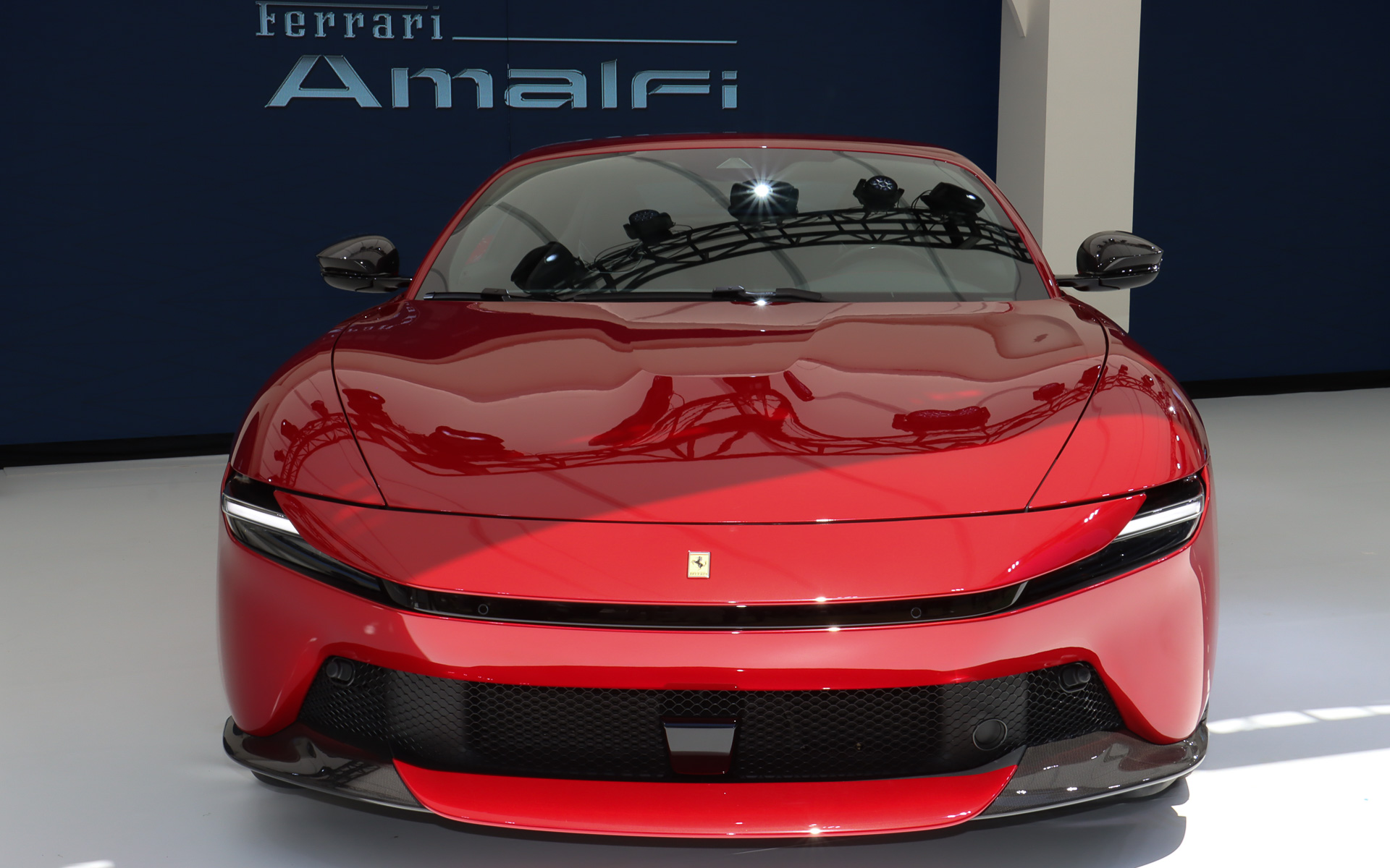 「流麗な単体の塊であるスピードフォルムから展開して、力強くダイナミックな個性を生み出す」というエクステリアデザイン