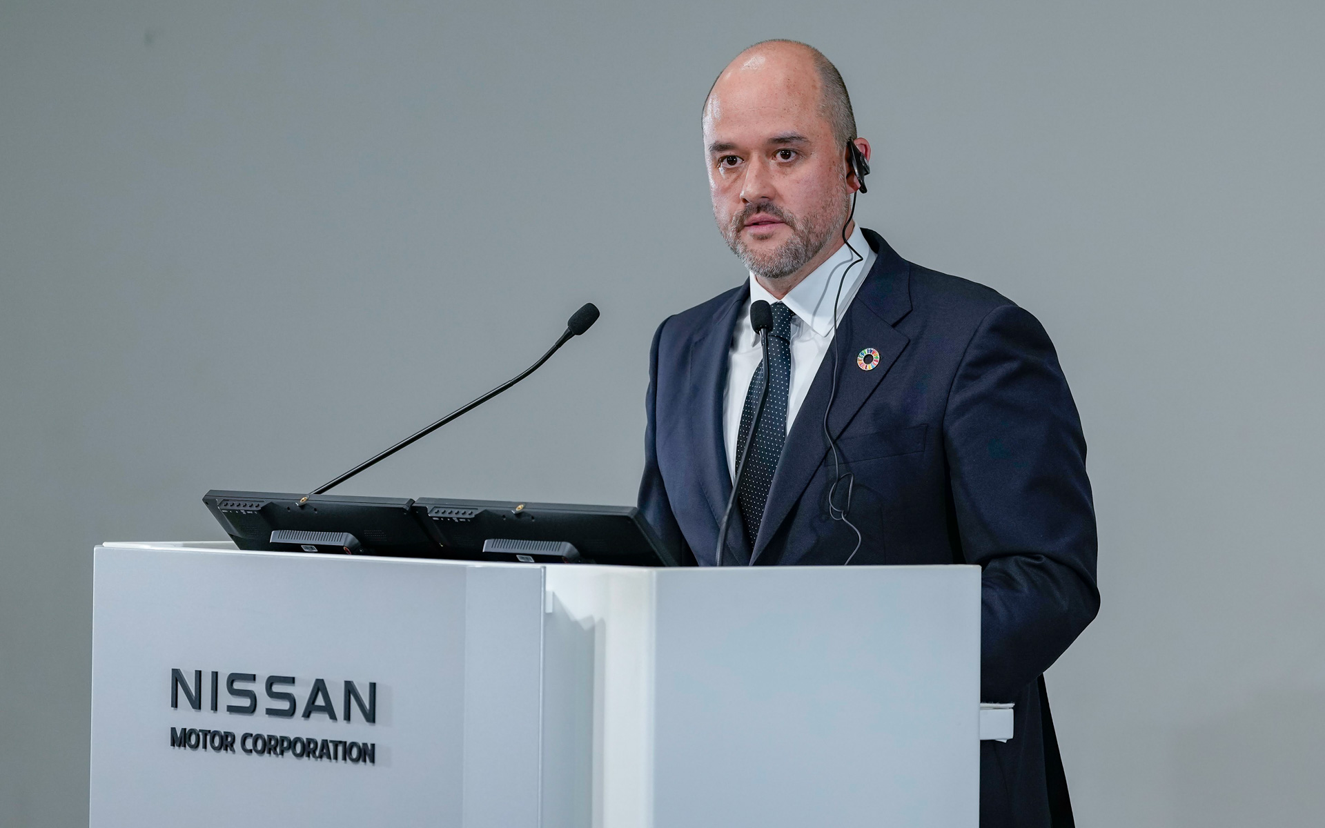 2025年7月15日の記者会見に出席した日産自動車CEOのイヴァン エスピノーサ氏