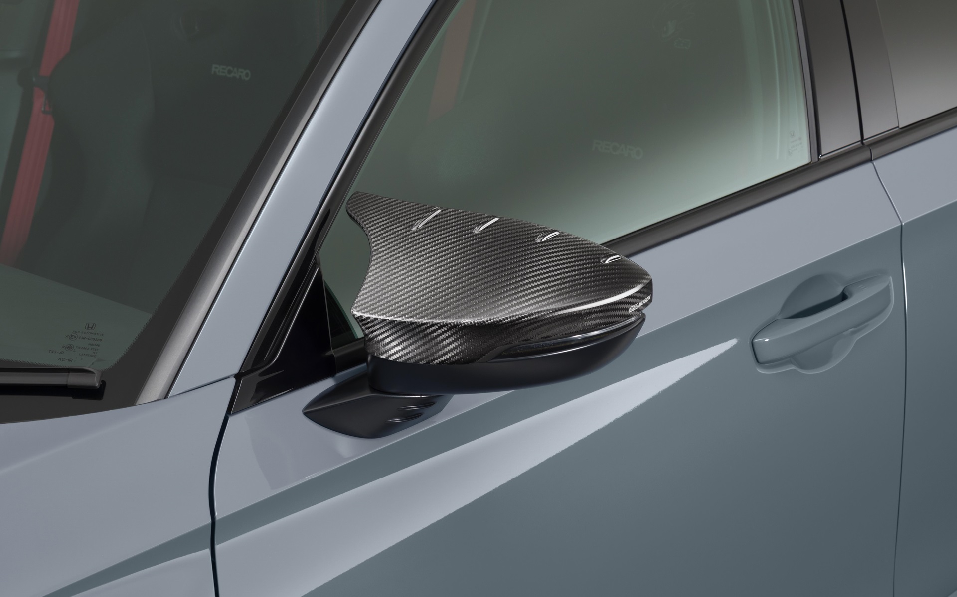 無限のシビック用「カーボンドアミラーカバー」が追加された