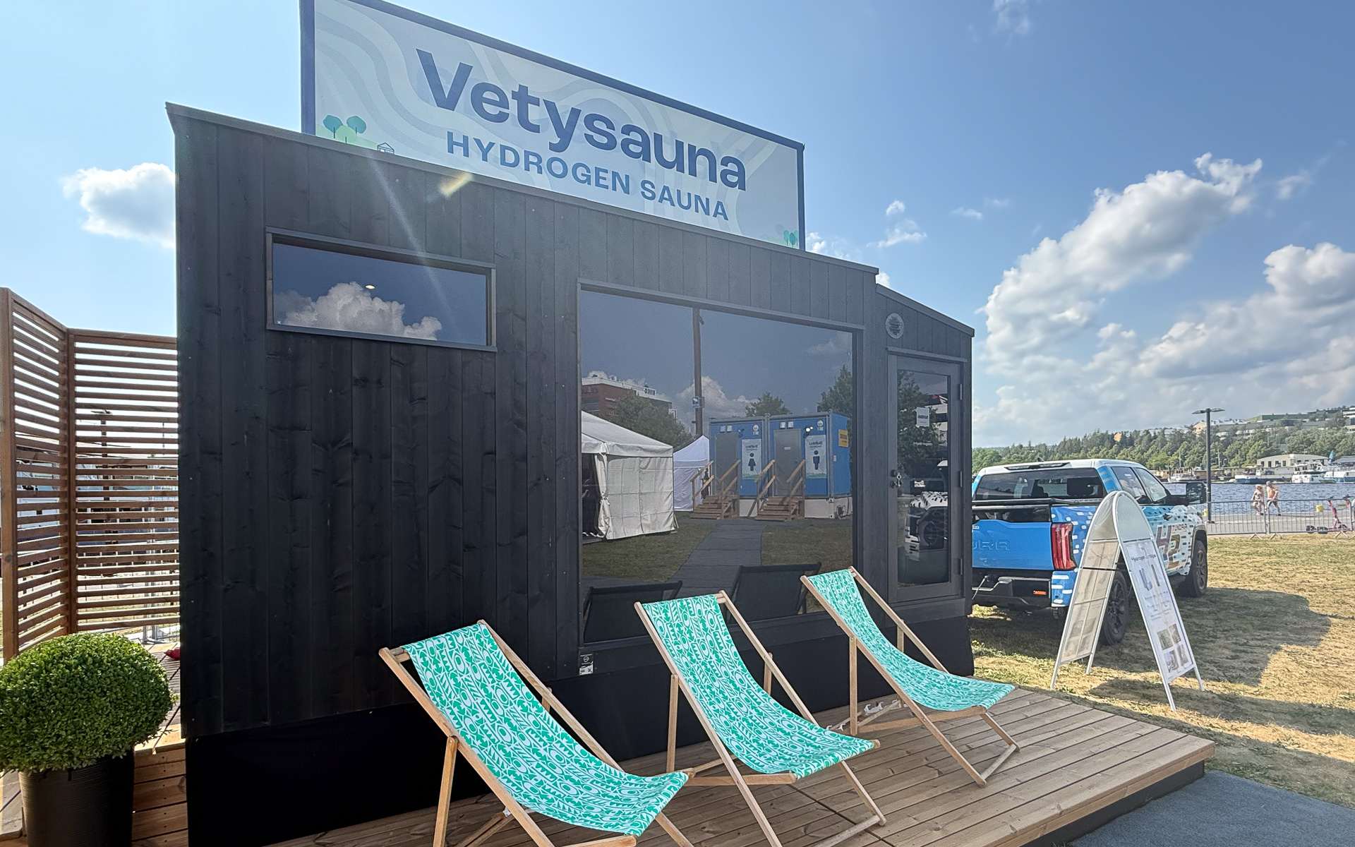 サウナルームは移動も可能なタイプ