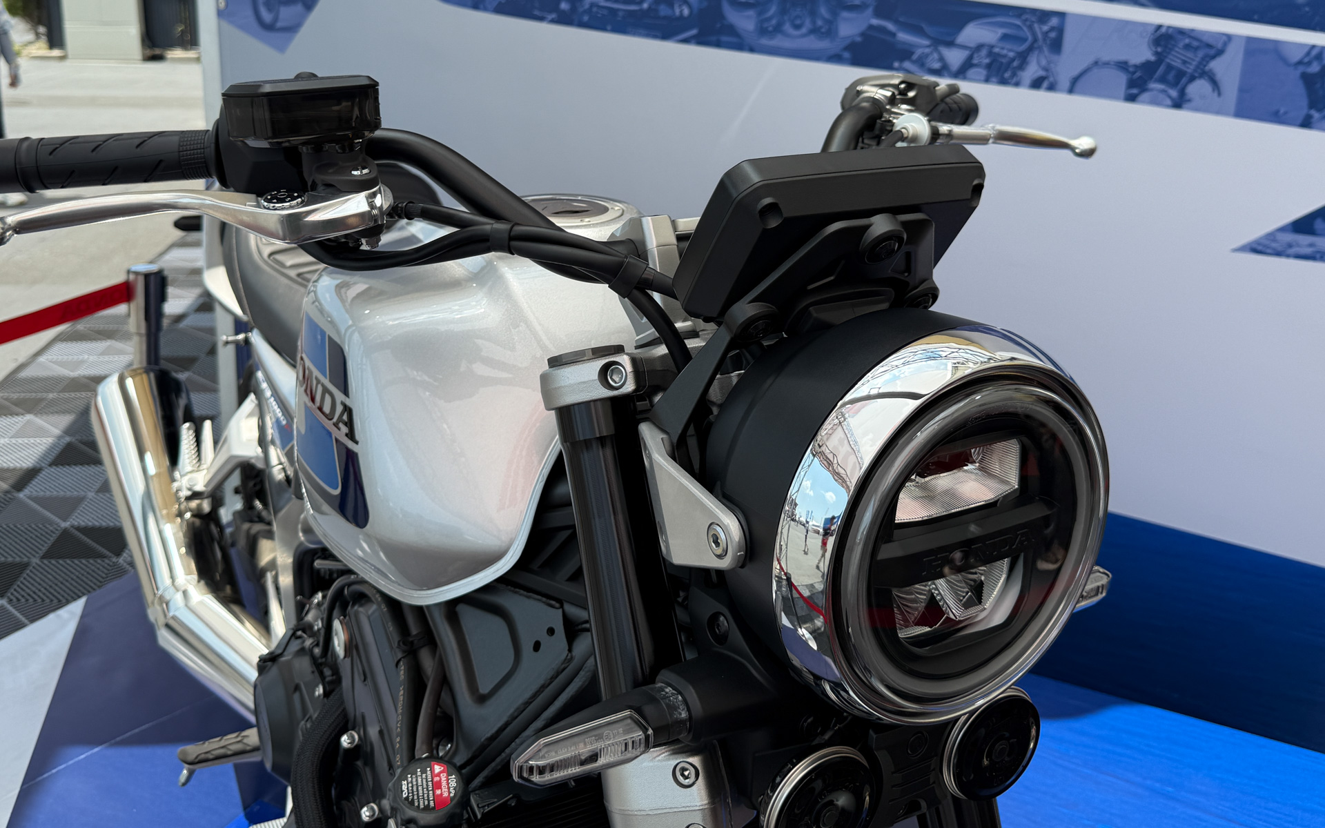 2025年のモーターサイクルショーで公開されたCB1000F コンセプト