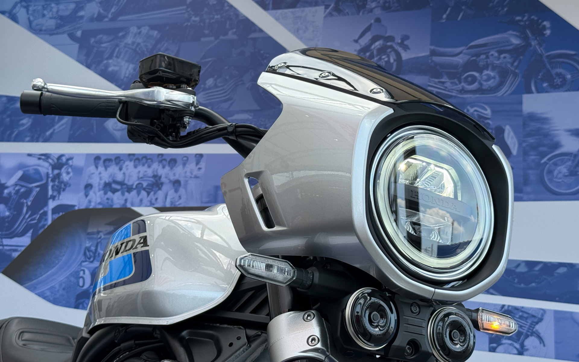 ビキニカウルをまとったCB1000F SE コンセプト