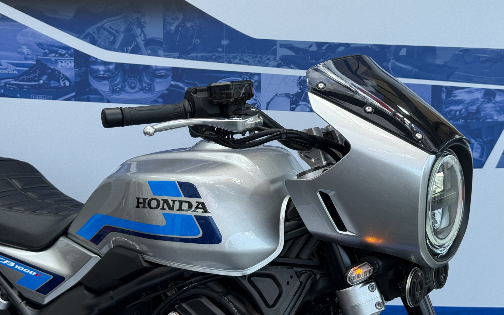 ビキニカウルをまとったCB1000F SE コンセプト