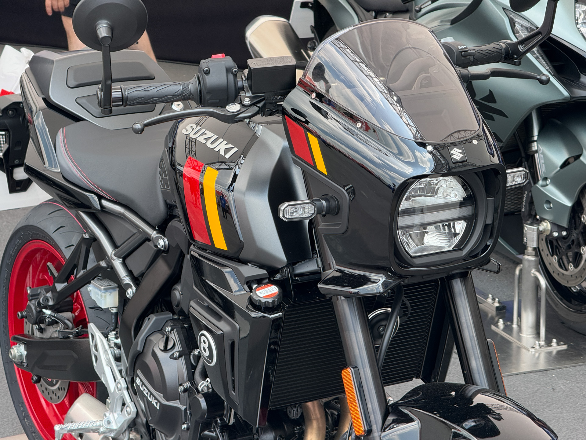 GSX-8TTの欧州仕様車を参考展示