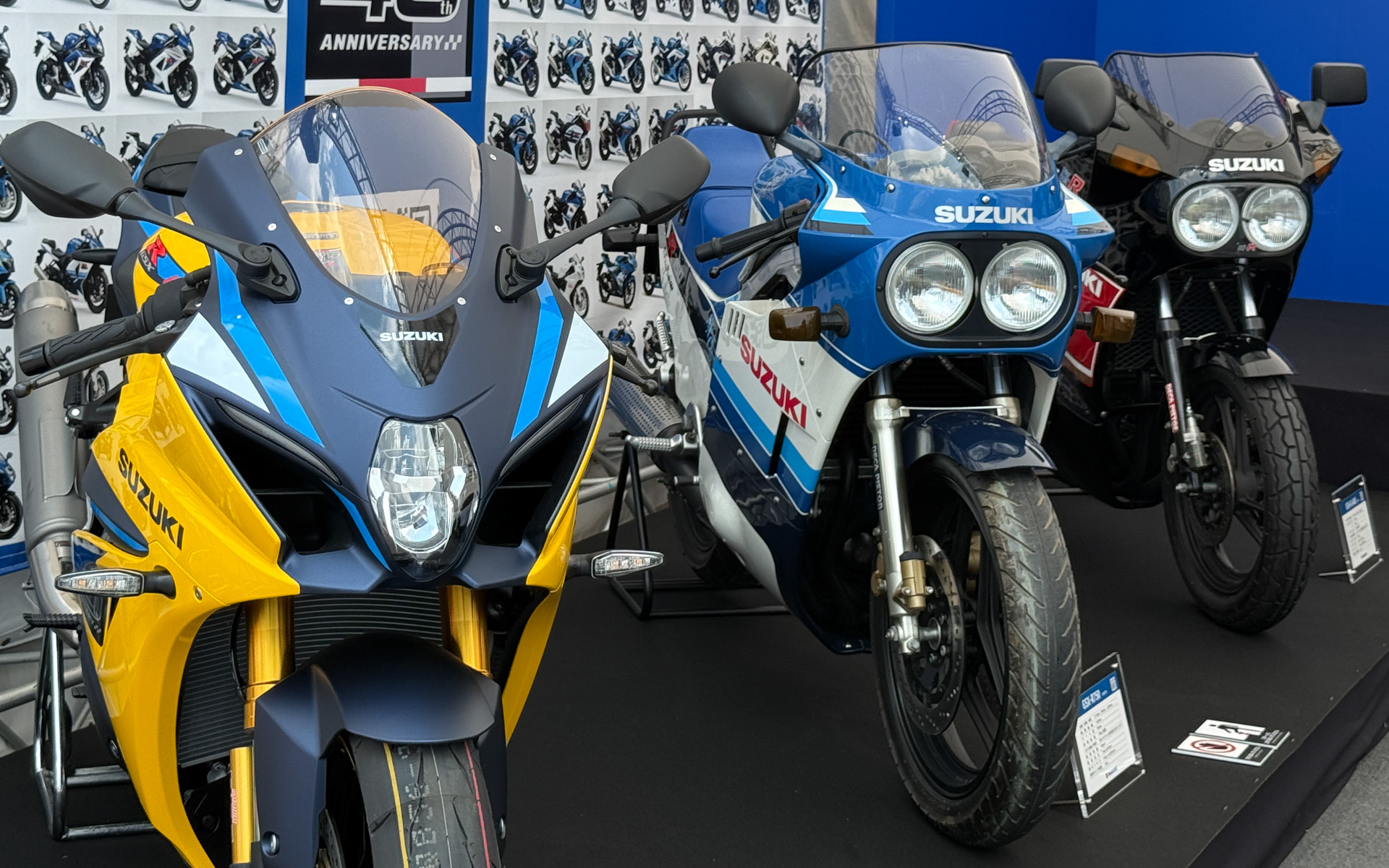 1985年の初代「GSX-R750」発売から2025年で40周年を迎える「GSX-R」シリーズ40周年を記念した展示