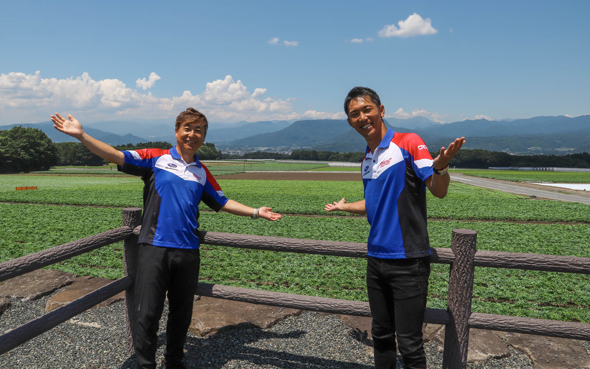 広大な大地と雄大な山々を眺めたり、太さに圧倒される杉の木が立ち並ぶ中で清らかな空気を感じたり、走る以外の楽しさも、もちろんある