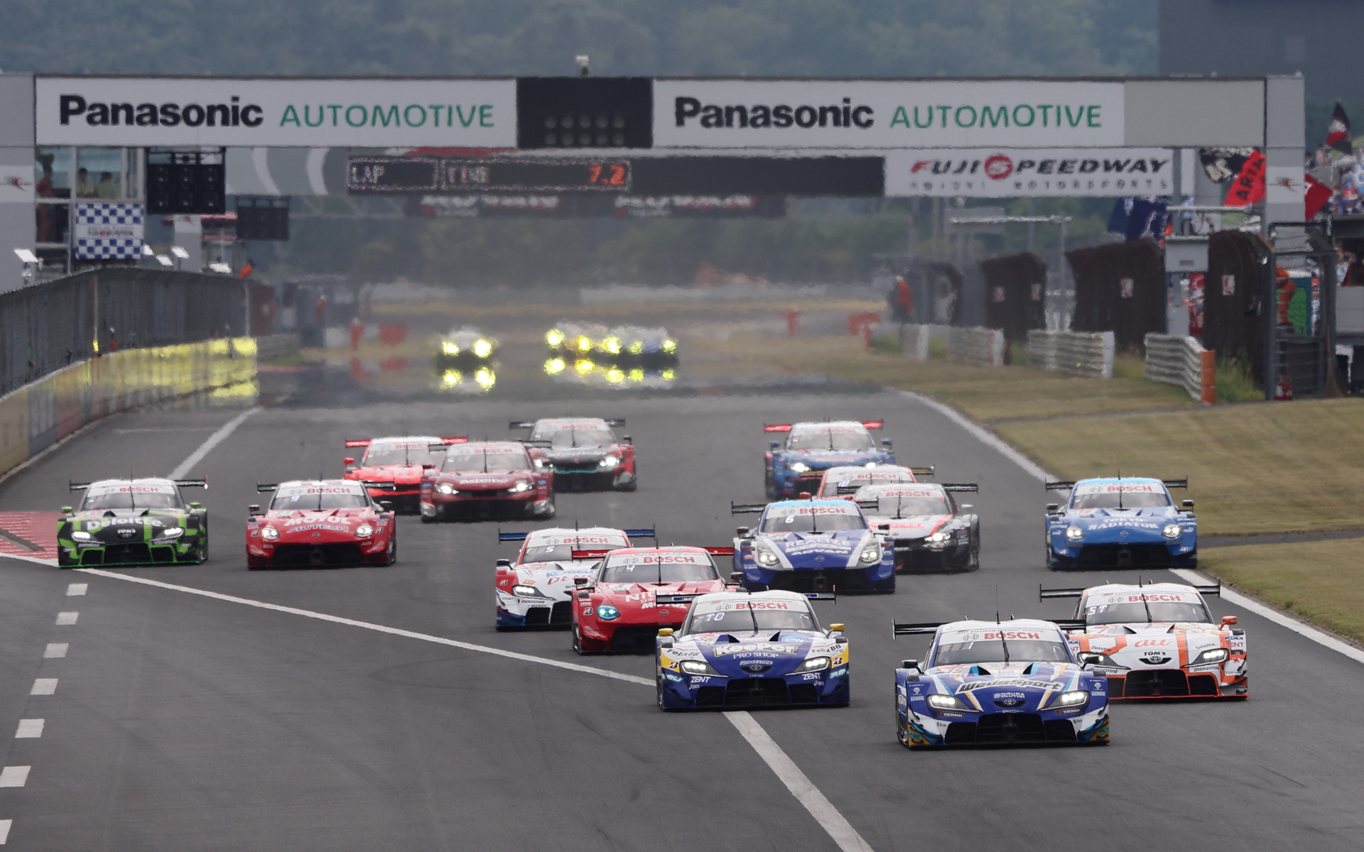 GT500のスタートシーン