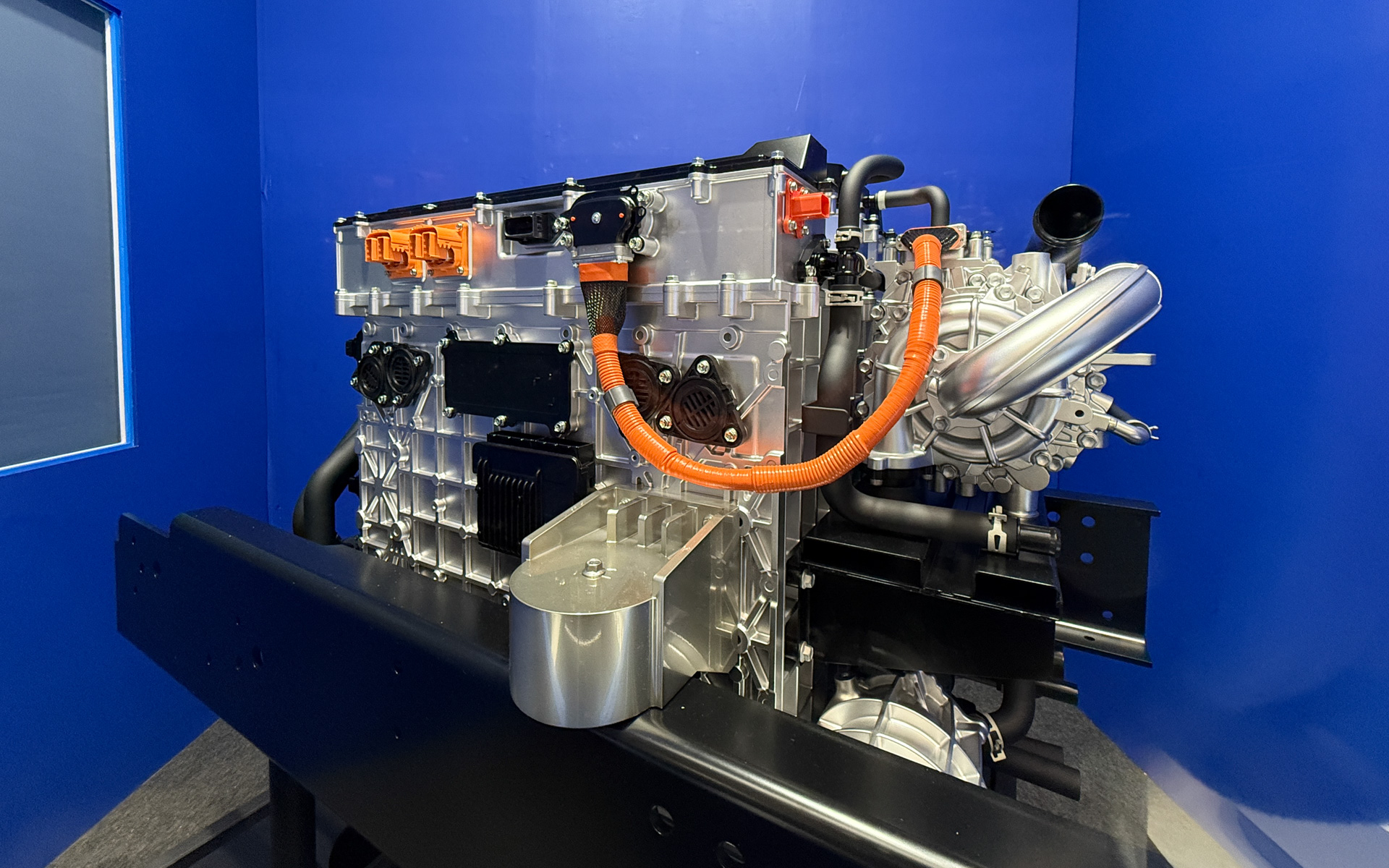 大型商用車向けの第3世代FCシステム