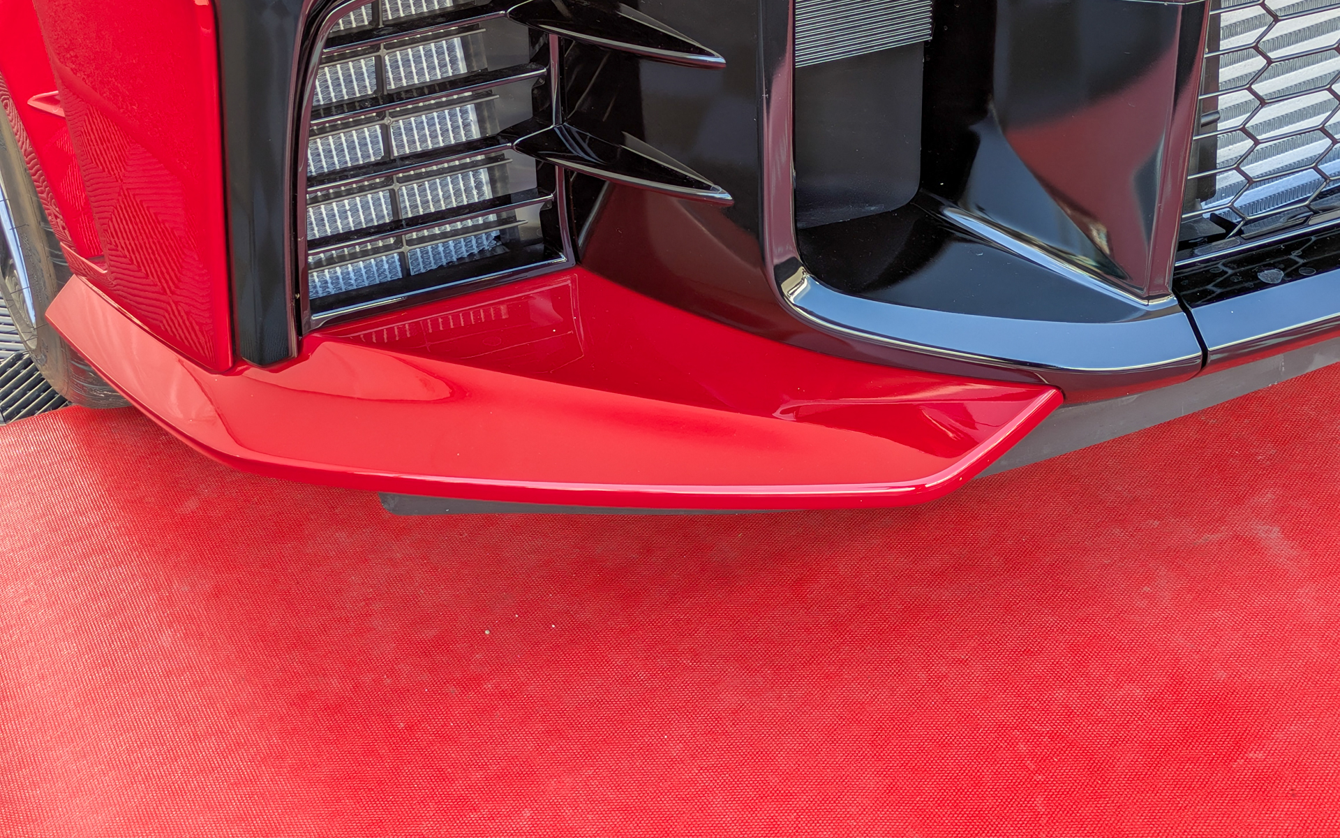 フロントリップスポイラー