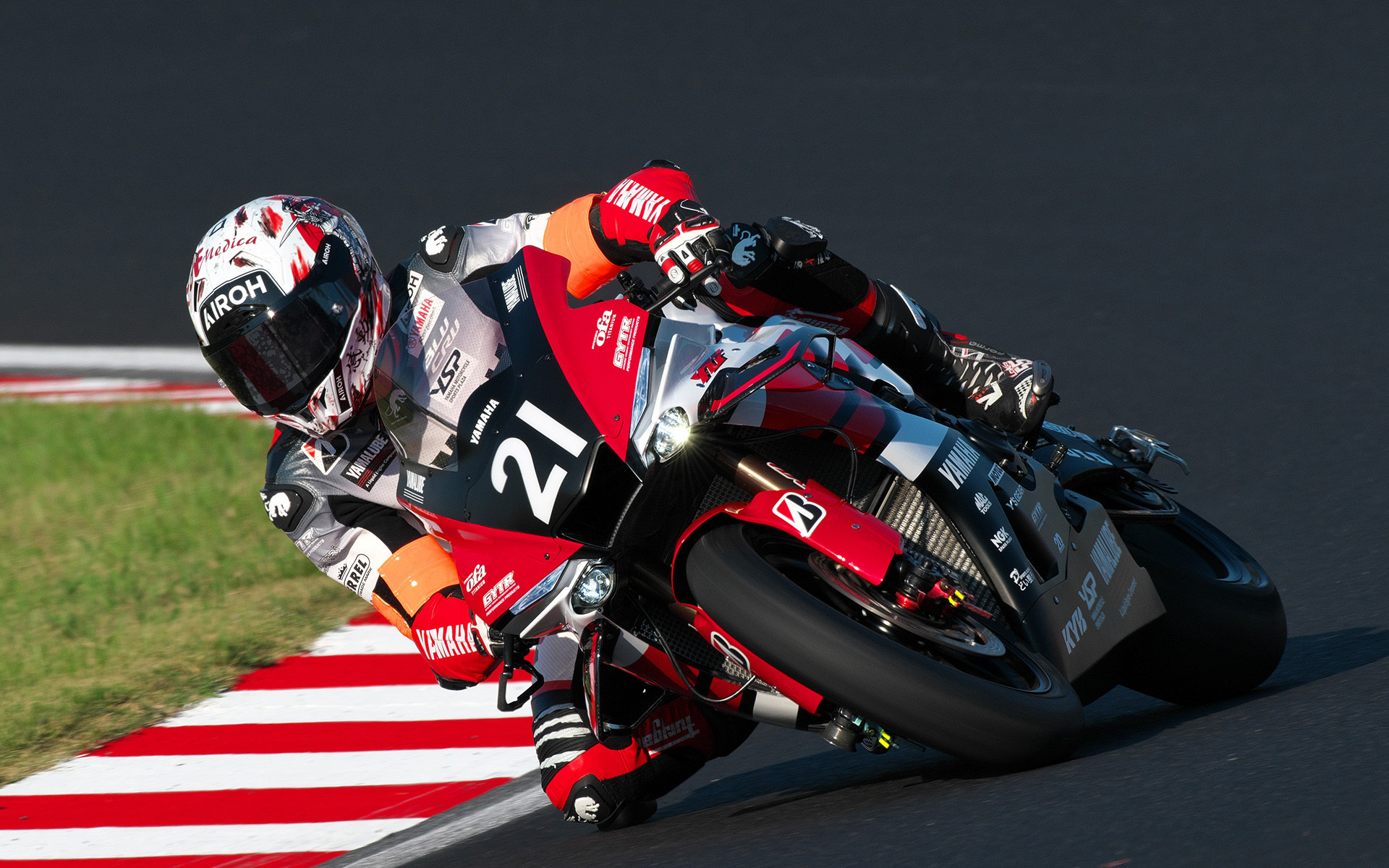 21号車YAMAHA RACING TEAM