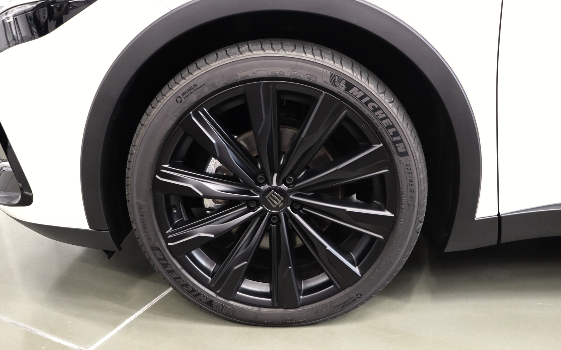 クラウン クロスオーバーのホイール（マットブラック）