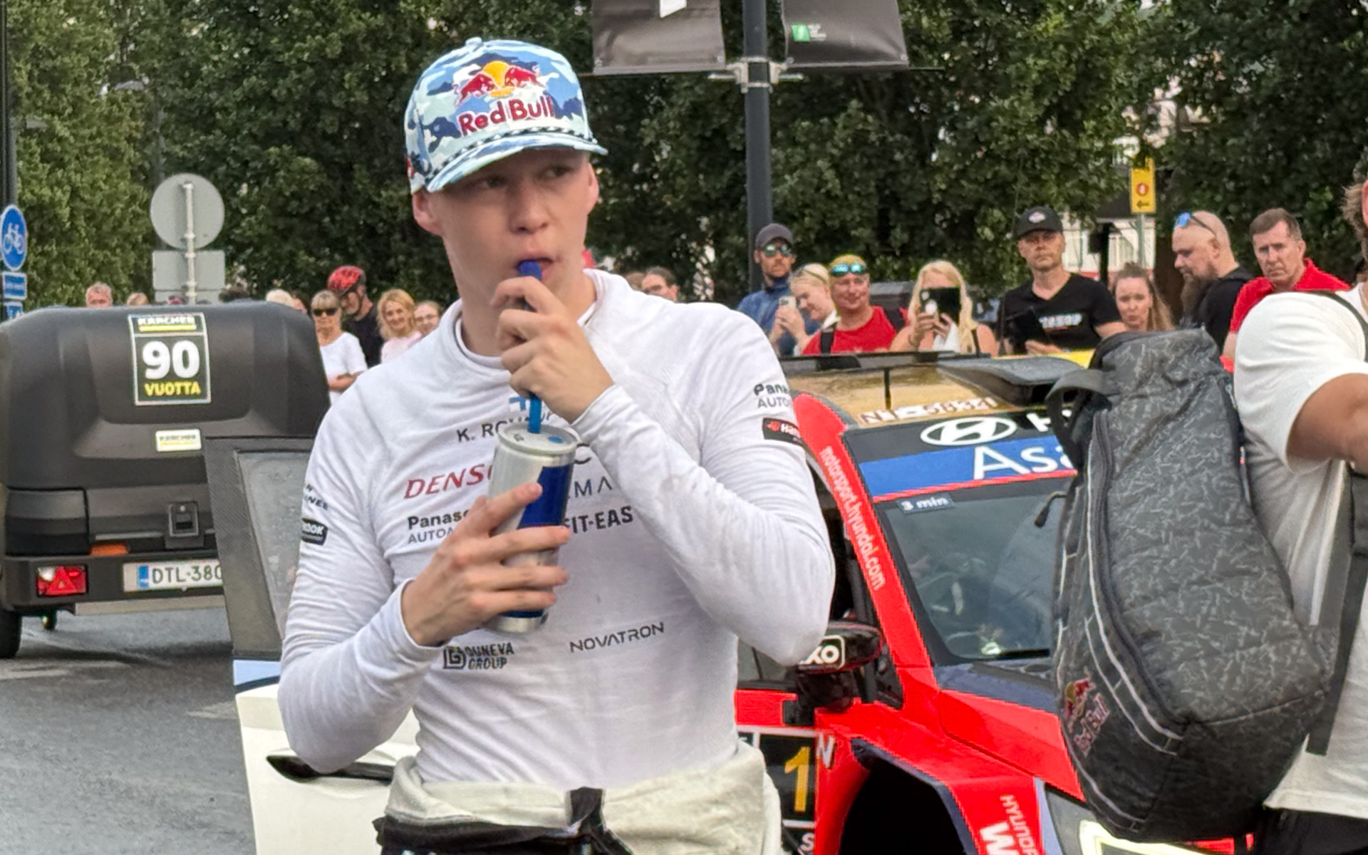 トップをひた走る地元フィンランドの英雄カッレ・ロバンペラ選手