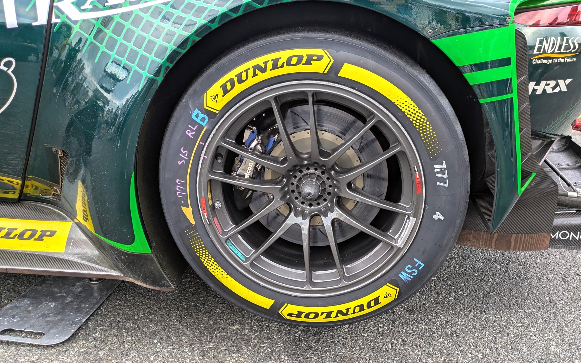 「777号車 D'station Vantage GT3」