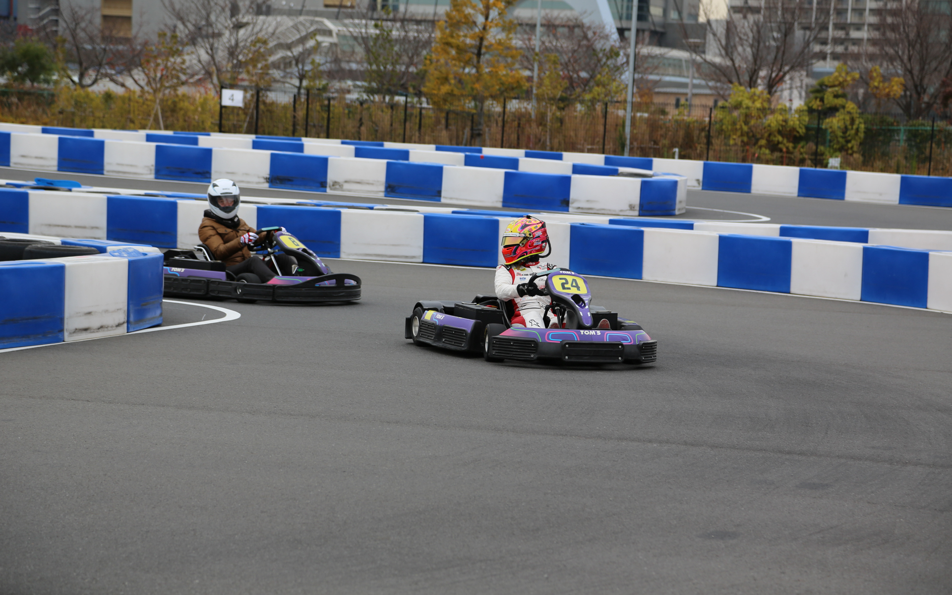 EVカートの走行シーン