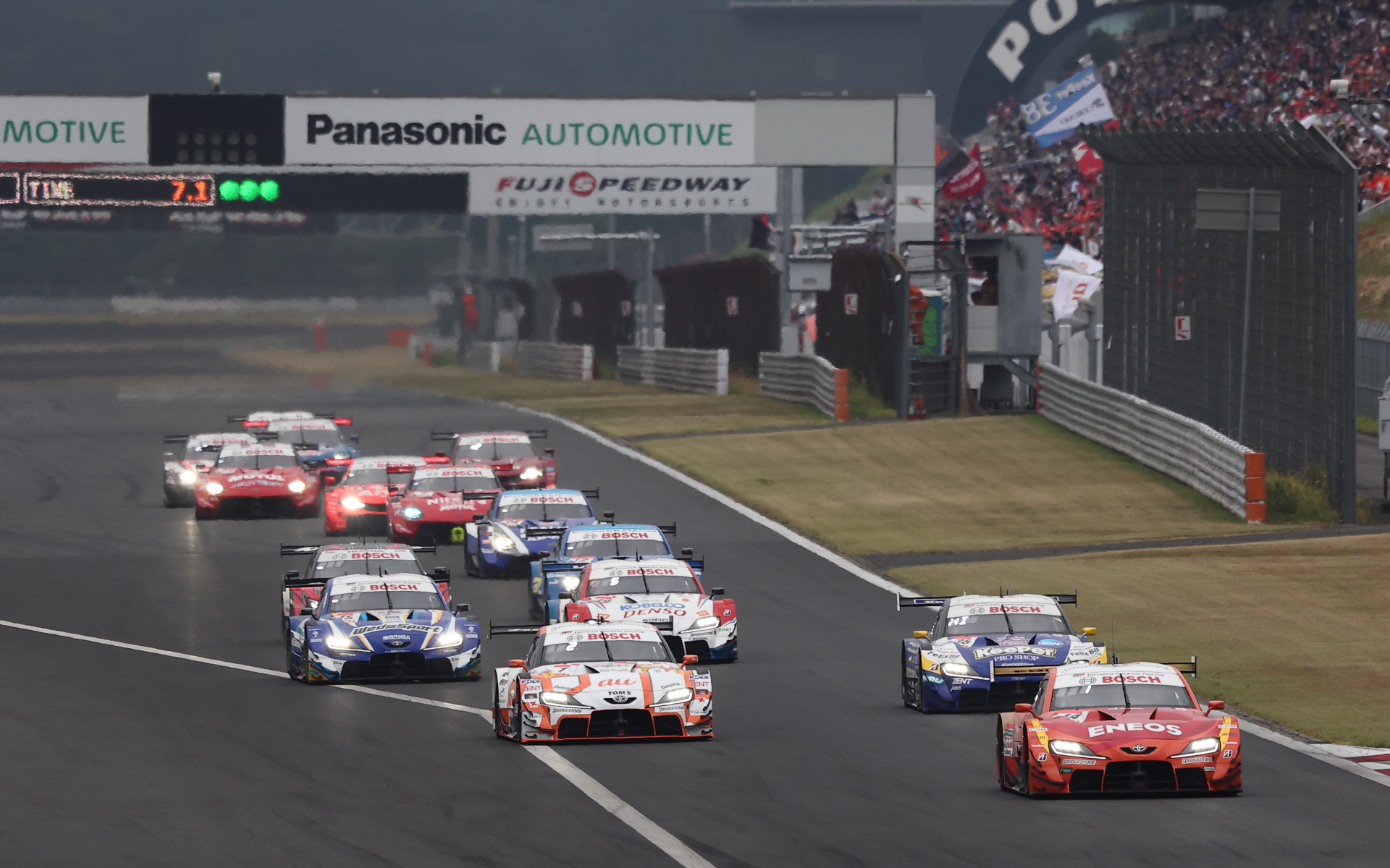 GT500レース2のスタートシーン