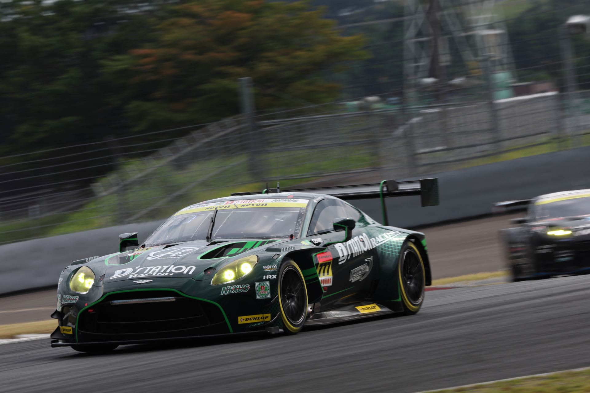GT300レース2を制した777号車 D'station Vantage GT3（藤井誠暢選手/DL）