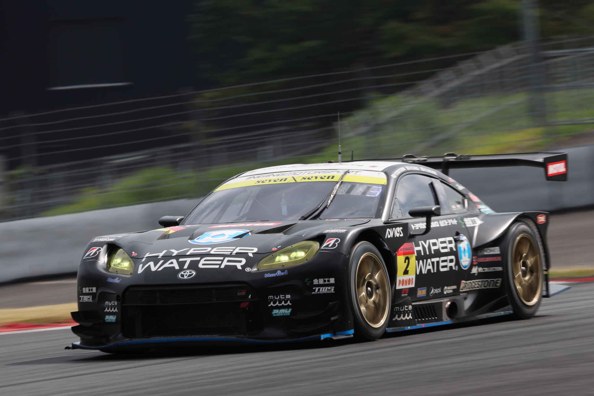 GT300レース2の2位は2号車 HYPER WATER INGING GR86 GT（堤優威選手/BS）