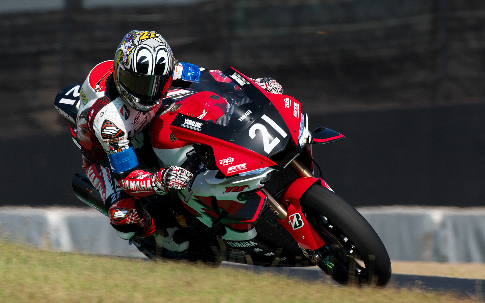 徐々に追い上げ2位に浮上した21号車