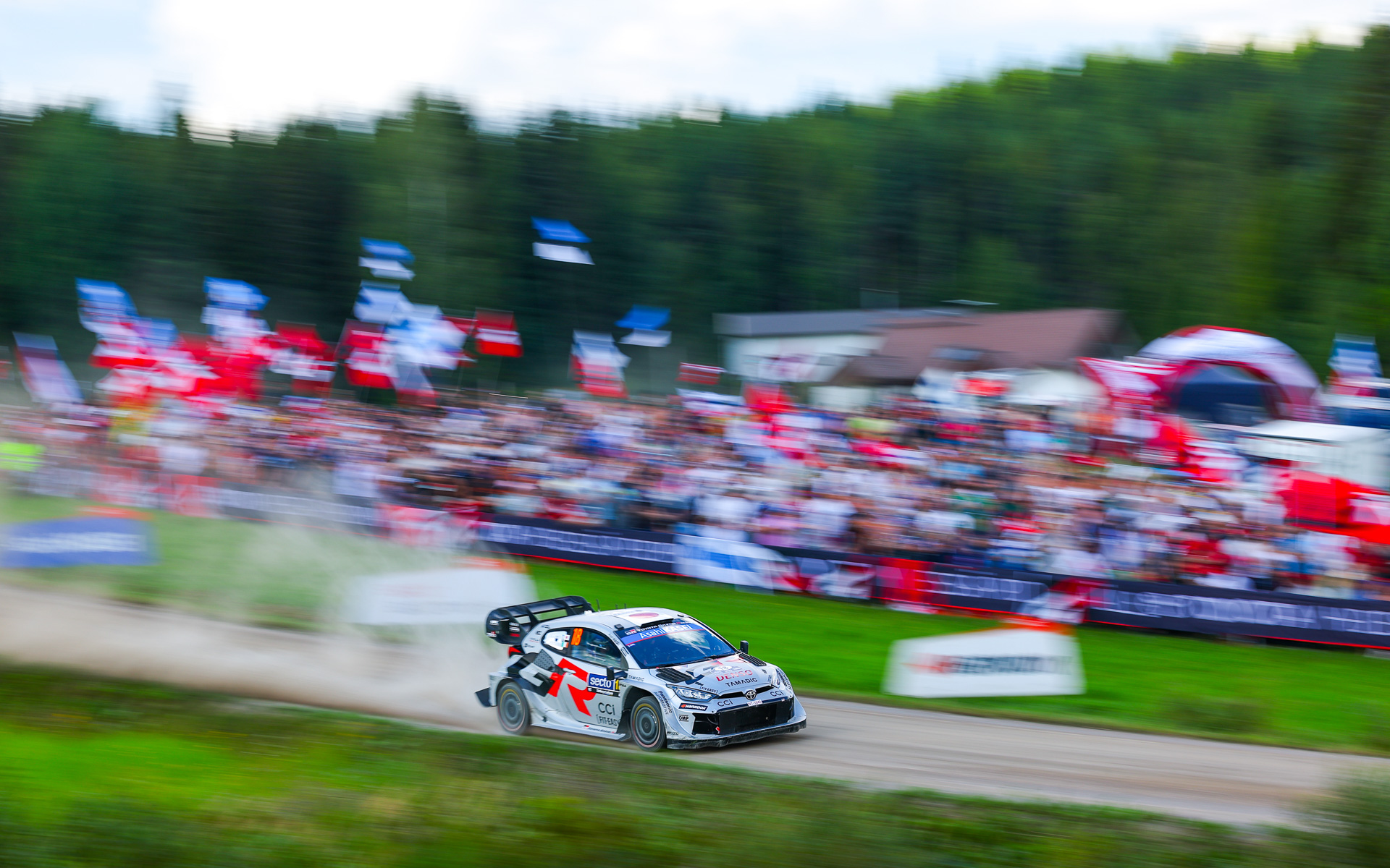 勝田貴元選手は、速く強い走りを披露した