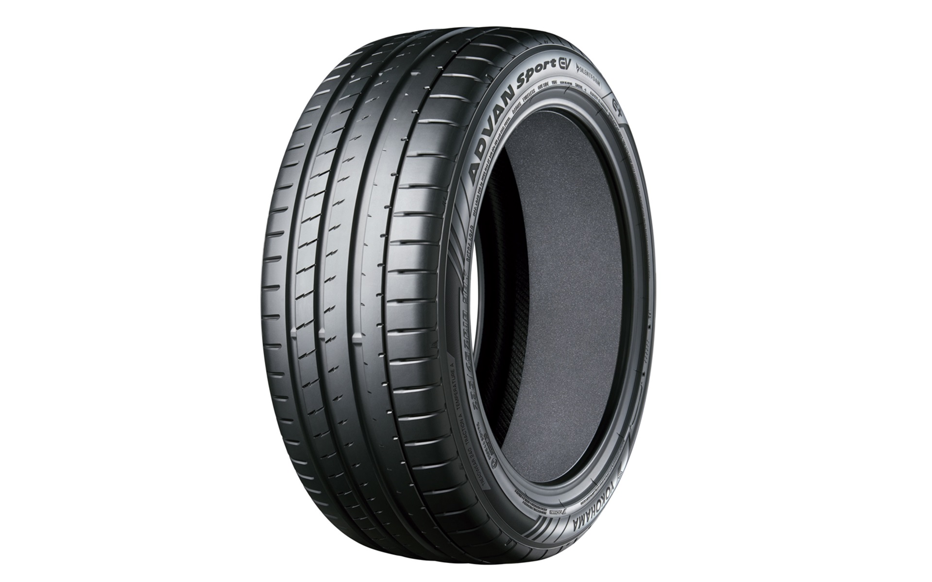横浜ゴムの「ADVAN Sport EV」