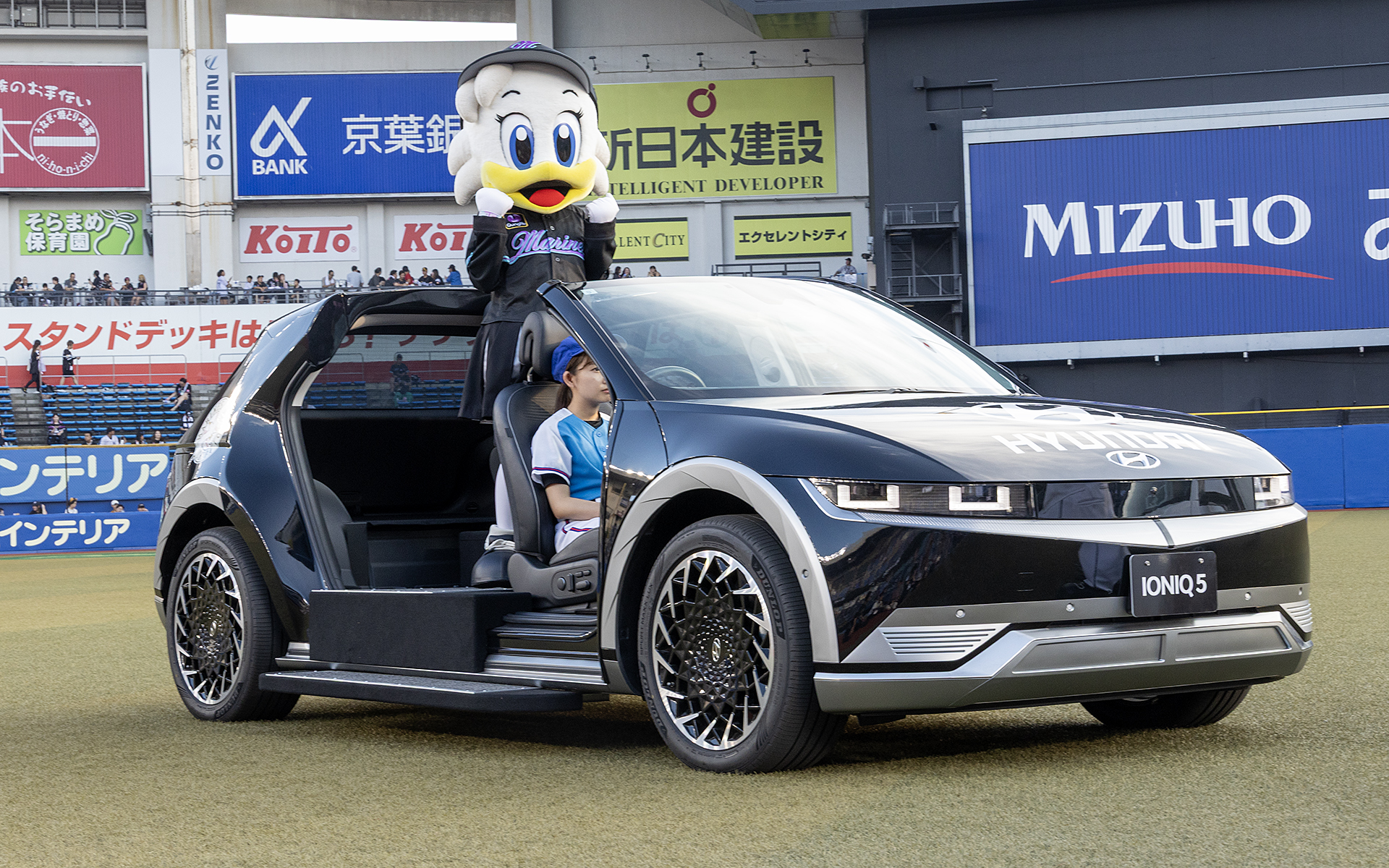 ZOZOマリンスタジアムで開催される試合中に投手交代があるとアイオニック5のリリーフカーが登場する。リリーフカーとしての任期は特に定めてないとのことだが、今シーズンのもちろん、来シーズンも「試合のいいところ」で登場する予定という