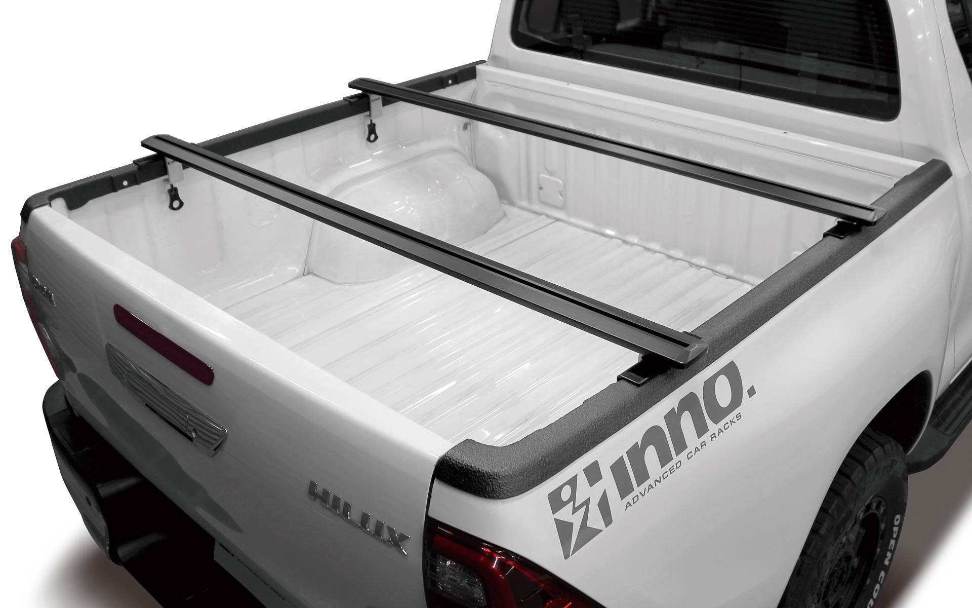 「INNO トラックエアロベースセット ハイラックス用 2本」