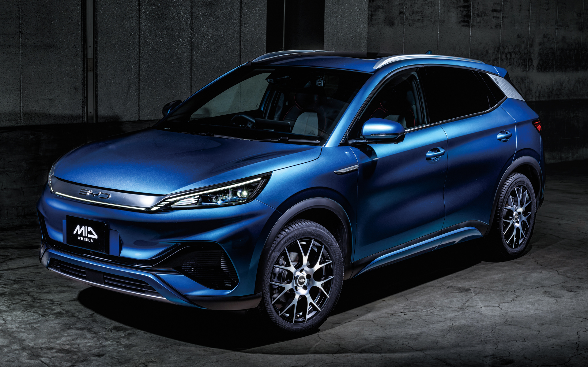 BYD「アット3」×TW027（セミグロスブラック/ディスク＋アンダーカットDC）装着イメージ