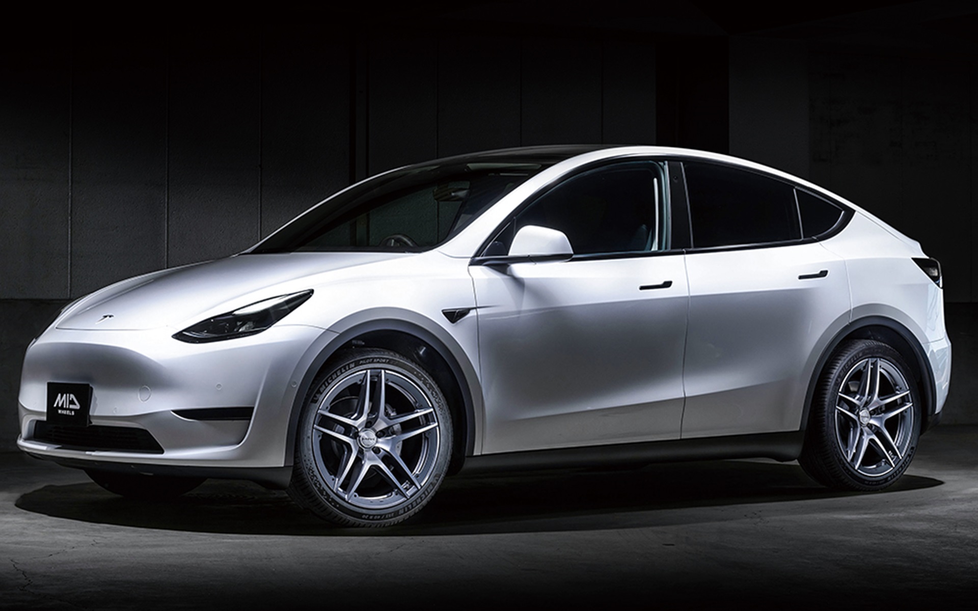 テスラ「モデルY」×TW025装着イメージ