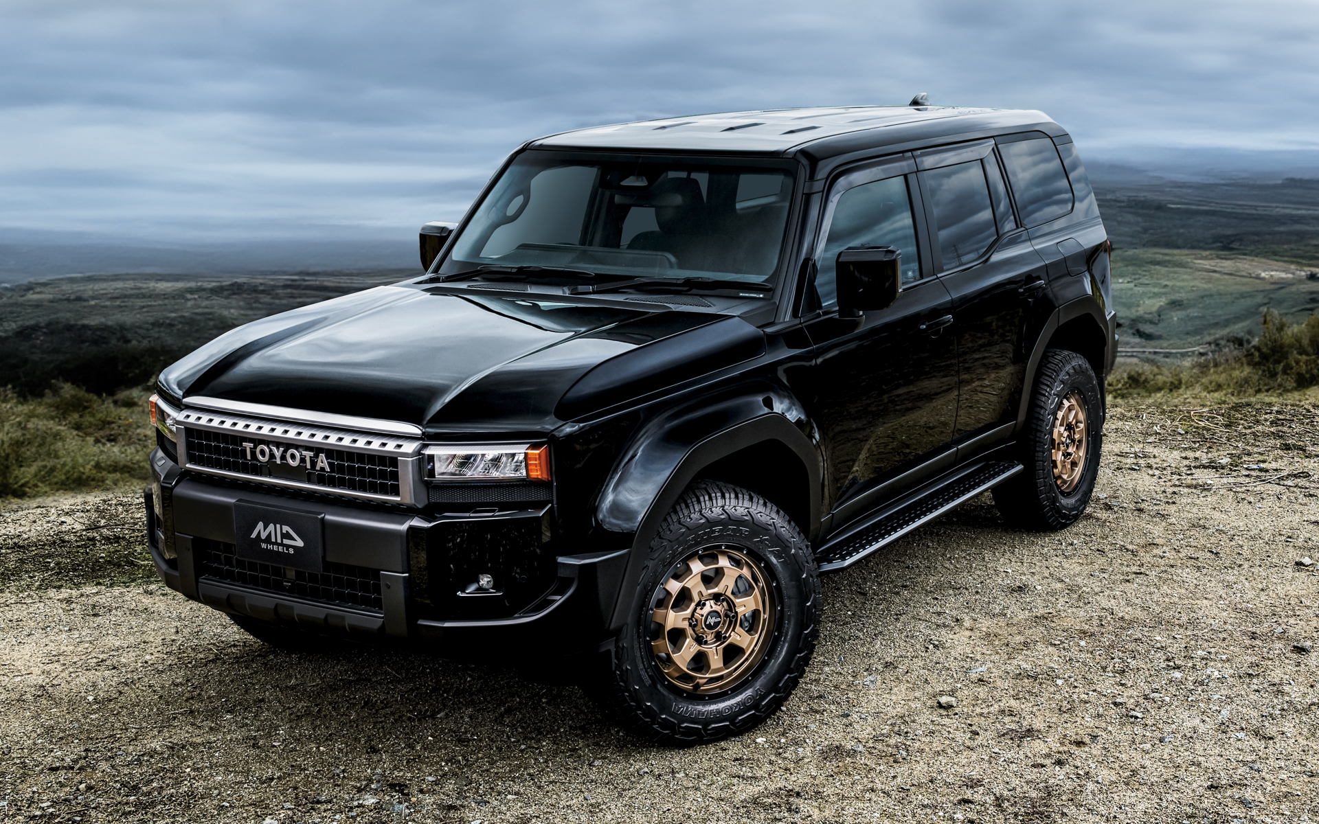 トヨタ「ランドクルーザー250」×M7ファランクス（マットブロンズ/リムブラック）