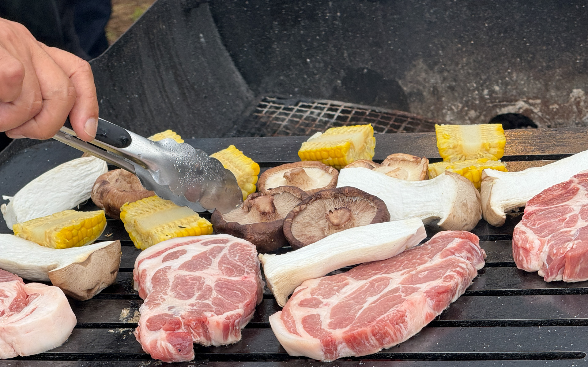 メディア関係者がバイクで集まり、BBQなどを楽しんだ