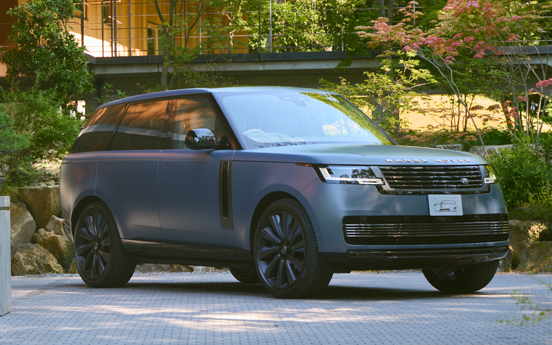 レンジローバー SV ビスポーク アーバン トワイライト コレクション「URBAN DUSK（都会の夕暮れ）」