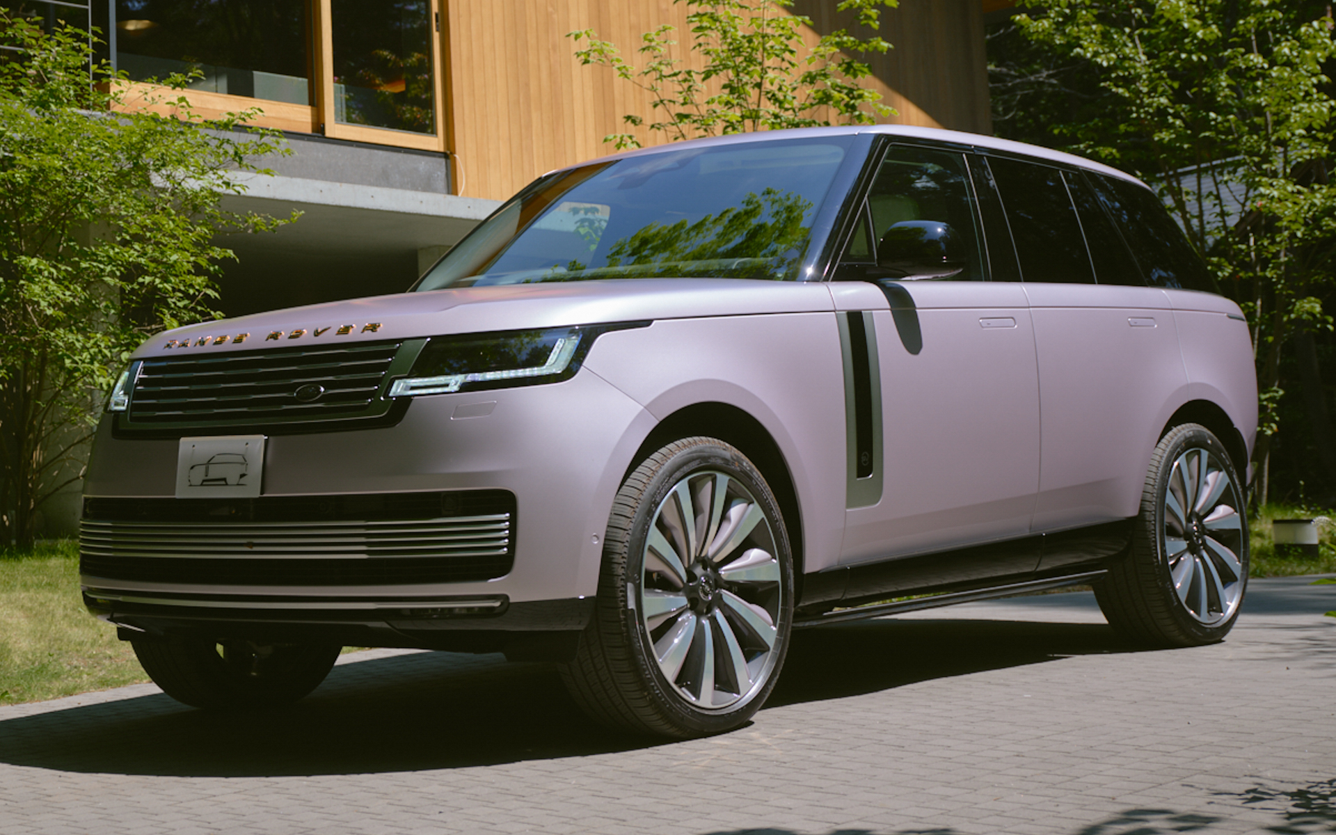 レンジローバー SV ビスポーク アーバン トワイライト コレクション「URBAN LIGHT（都会の灯り）」