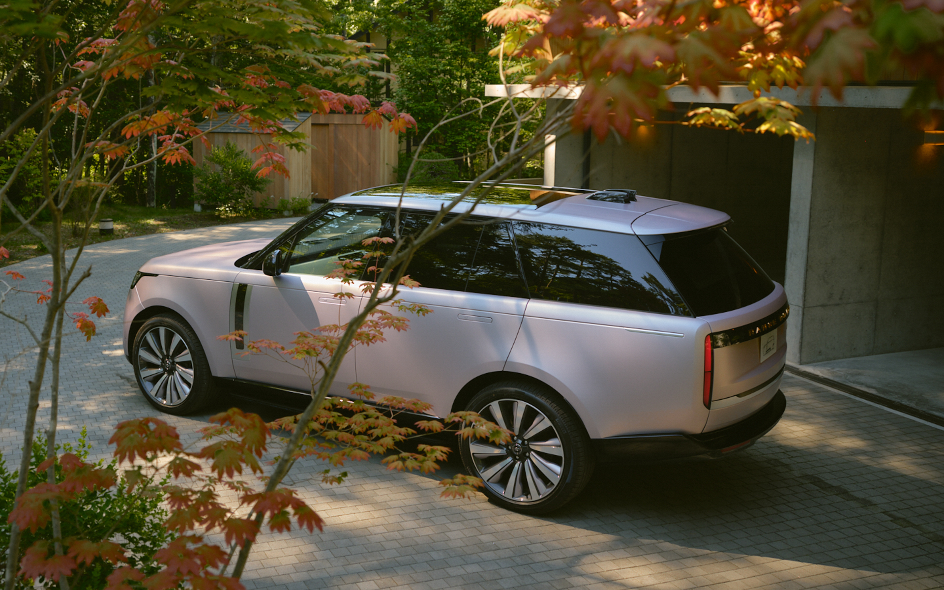 レンジローバー SV ビスポーク アーバン トワイライト コレクション「URBAN LIGHT（都会の灯り）」