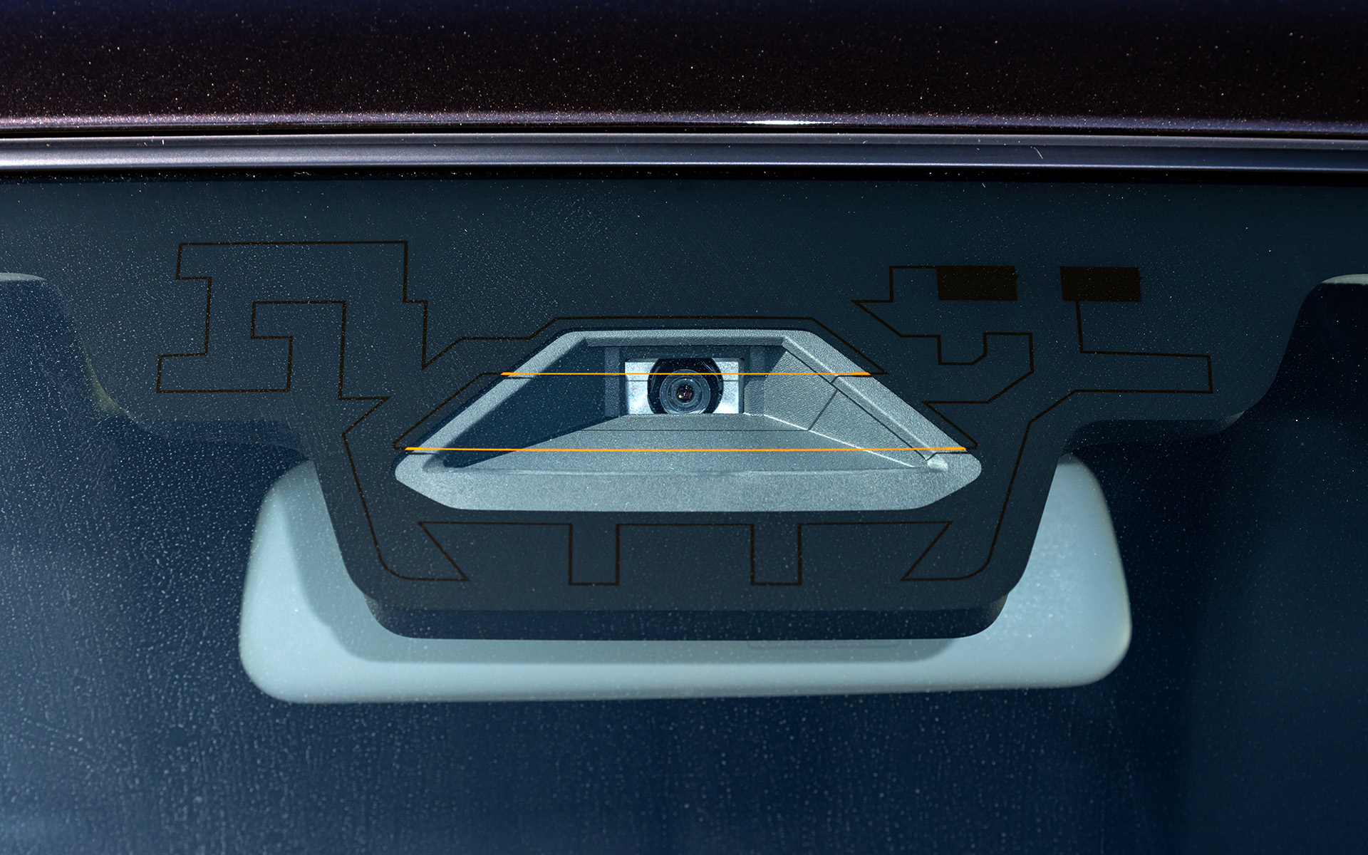 先進安全装備は単眼カメラとミリ波レーダーの組み合わせに変更。検知対象も拡大