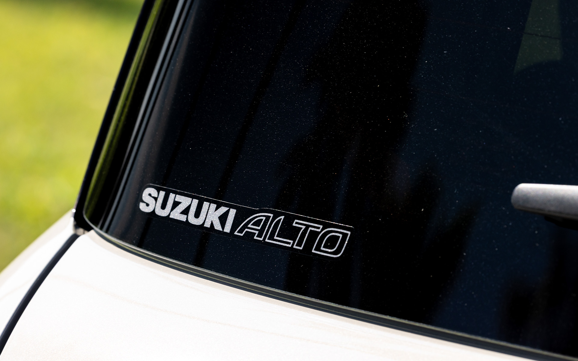 アルトシリーズの一員であることを示すデカール