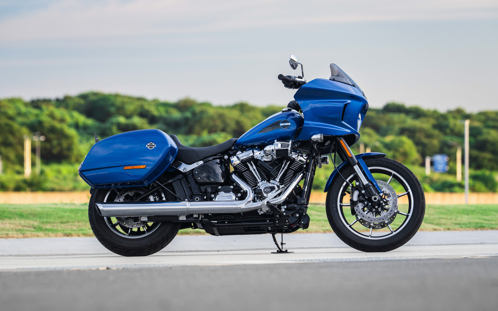 ローライダーSTのシート高は715mm（非積載時）