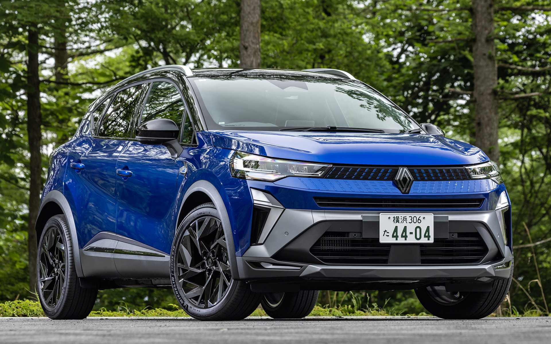 キャプチャーのボディサイズは4240×1795×1590mm（全長×全幅×全高）、ホイールベースは2640mm。画像はキャプチャー エスプリ アルピーヌ マイルドハイブリッド