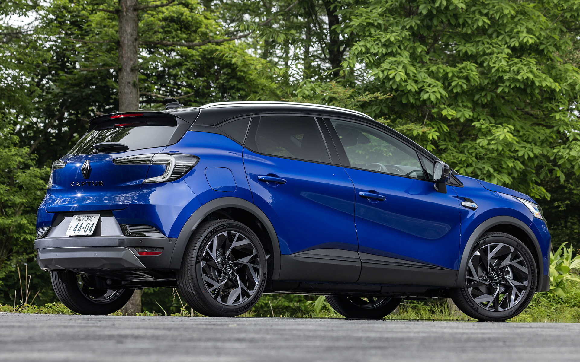 キャプチャーのボディサイズは4240×1795×1590mm（全長×全幅×全高）、ホイールベースは2640mm。画像はキャプチャー エスプリ アルピーヌ マイルドハイブリッド