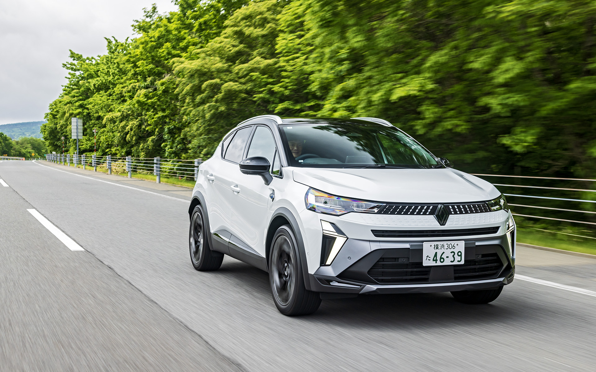 キャプチャー エスプリ アルピーヌ フルハイブリッド E-TECH（454万9000円）