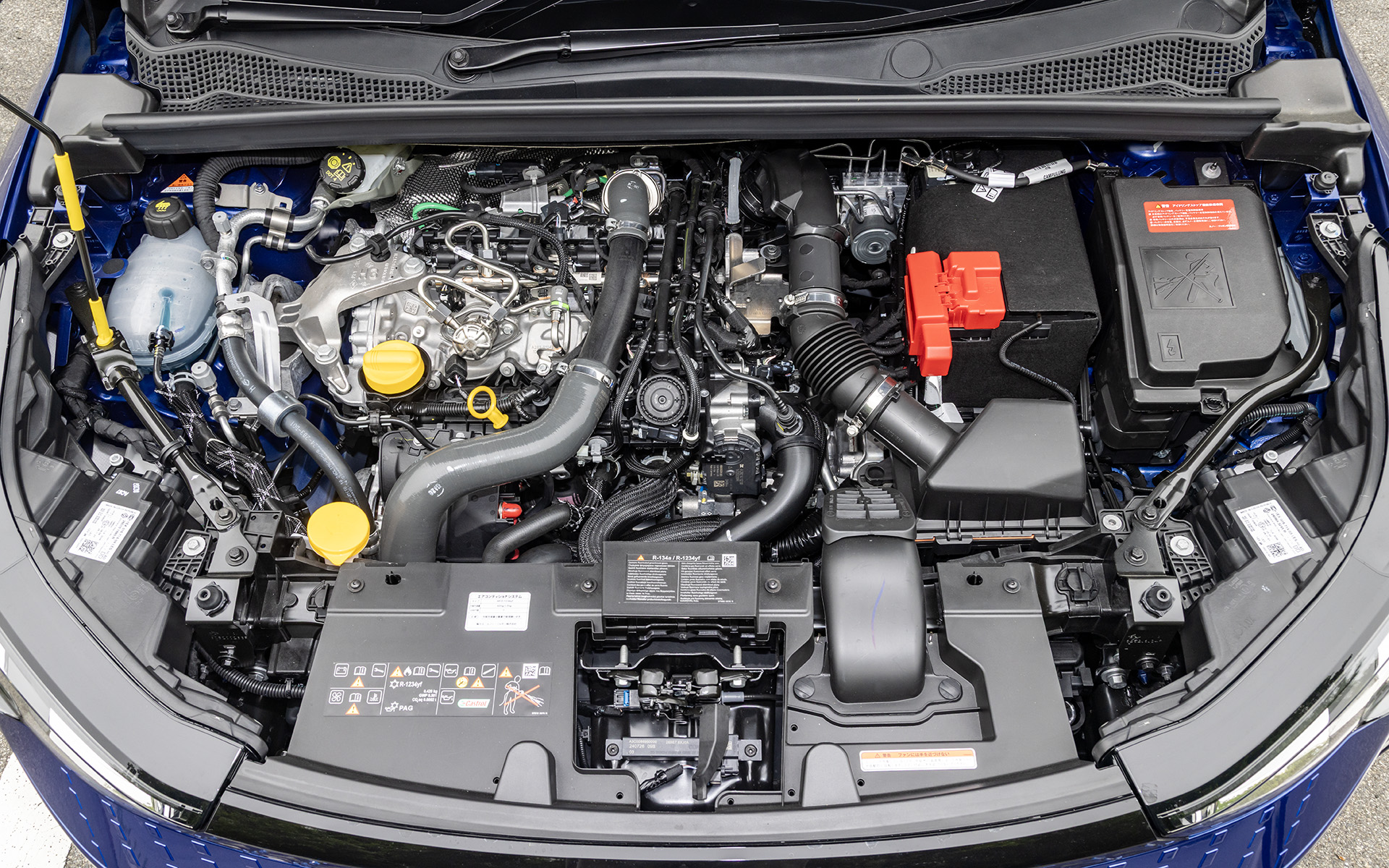 マイルドハイブリッドは、最高出力116kW（158PS）/5500rpm、最大トルク270Nm（27.5kgfm）/1800rpmを発生する直列4気筒DOHC 1.3リッターターボエンジンを搭載。補助モーター（BSG）は3.6kW（5PS）/1800-2500rpm、最大トルク19.2Nm（2.0kgfm）/1800rpmを発生