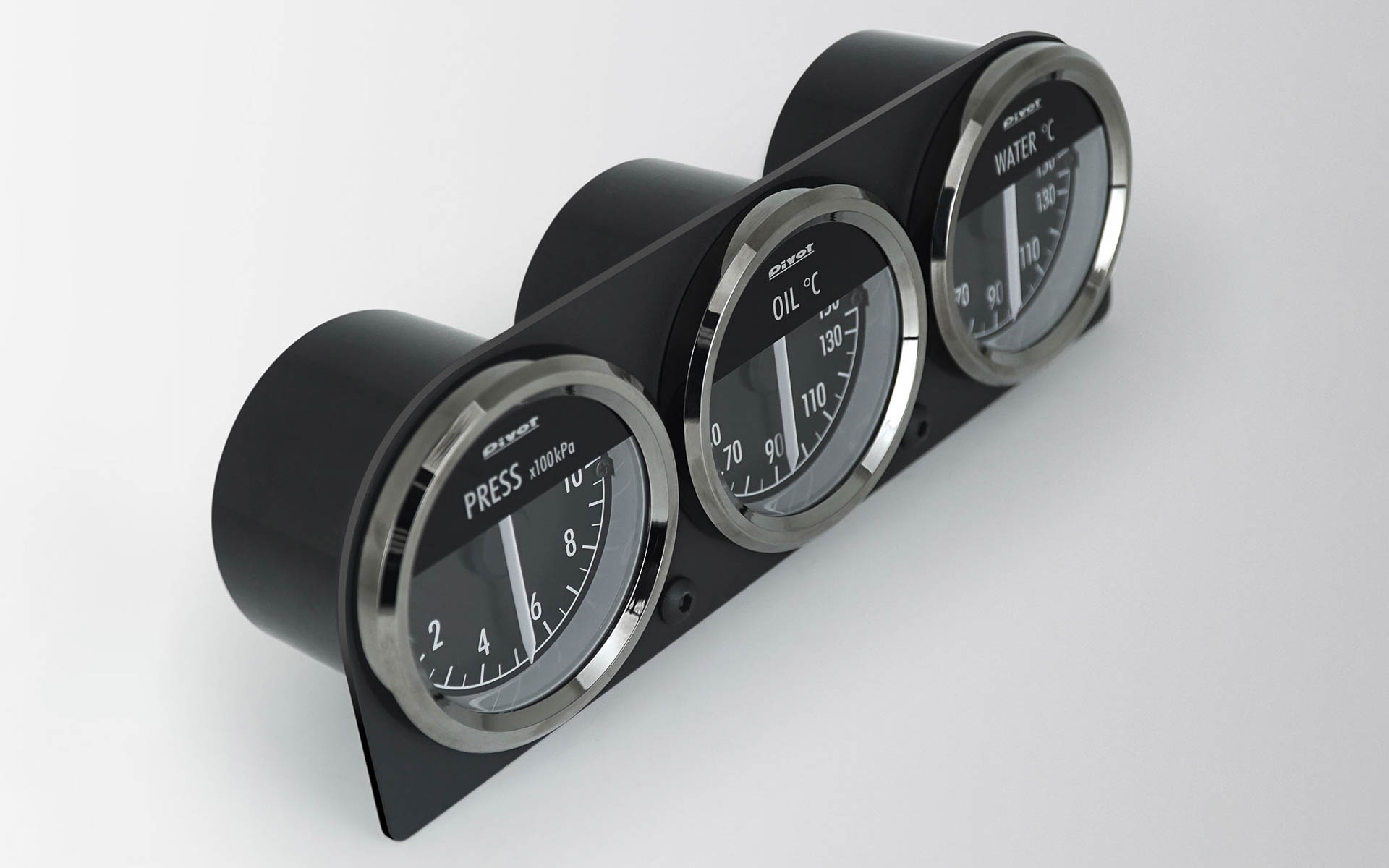 ピボット製Φ52用3連メーターパネルの装着イメージ