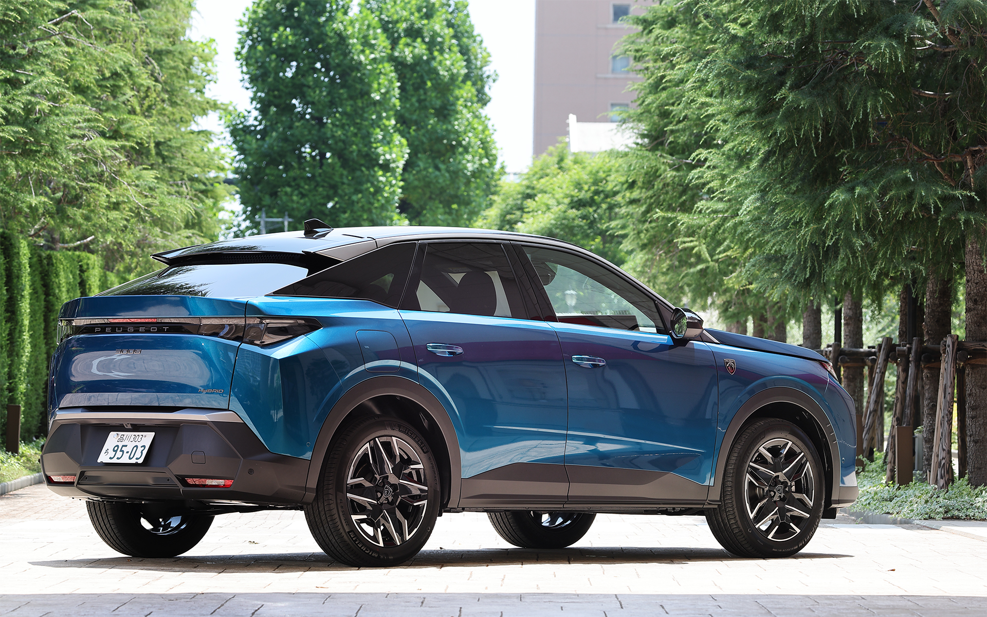 新型3008のボディサイズは4565×1895×1665mm（全長×全幅×全高）、ホイールベースは2730mm。撮影車両は3008 GT Hybrid アルカンタラパッケージ（558万円）