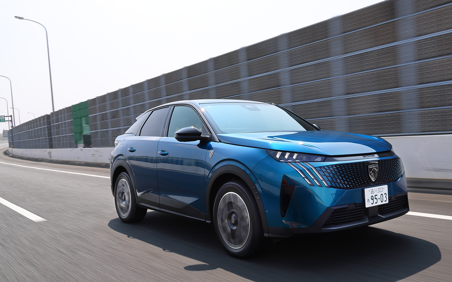 新型3008 GT Hybrid アルカンタラパッケージ