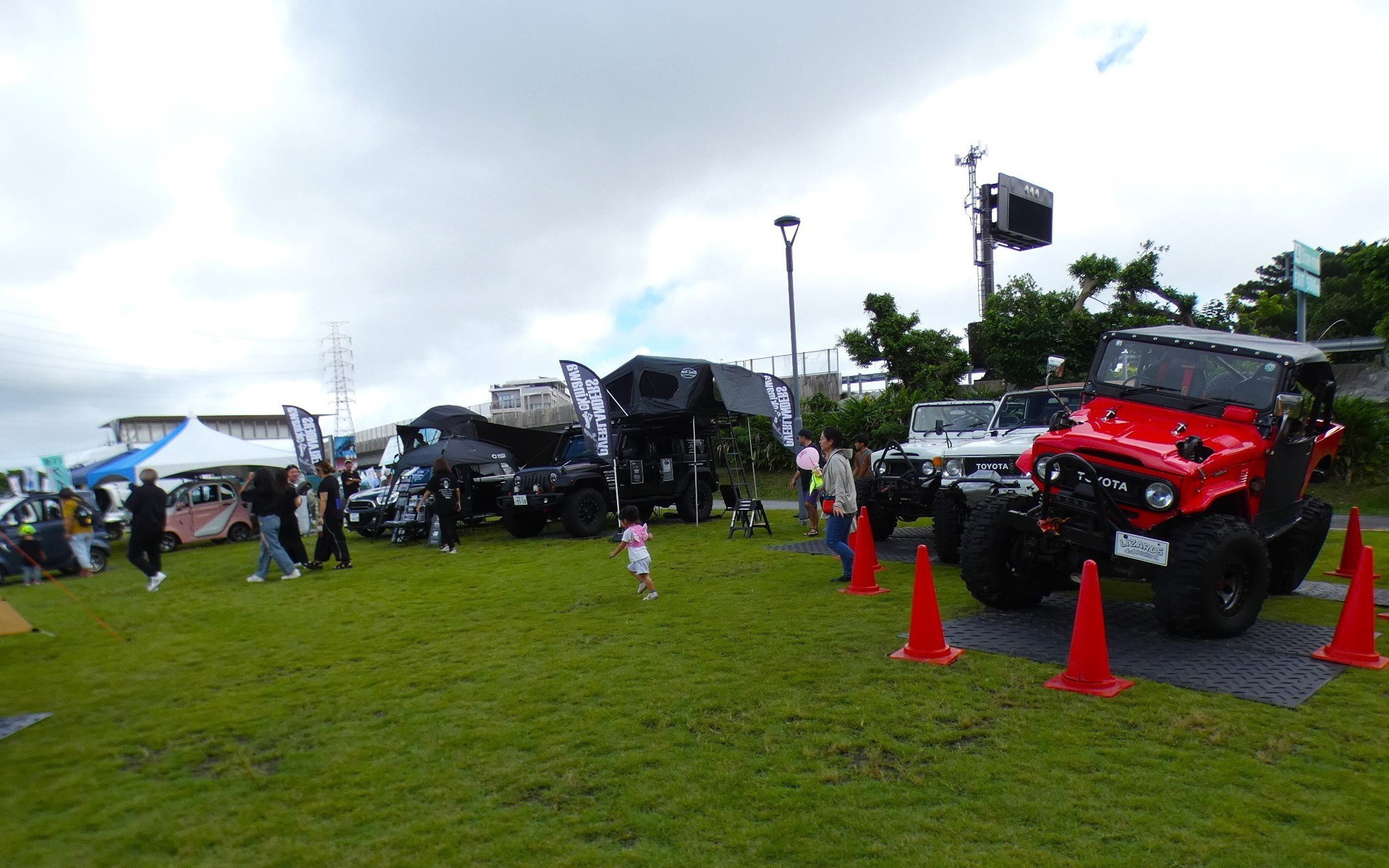 オキナワモーターショー2024の様子（アウトドアエリア）