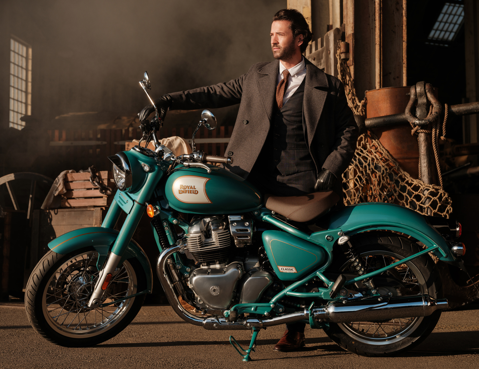 新型クラシック650 Mid（ティール）