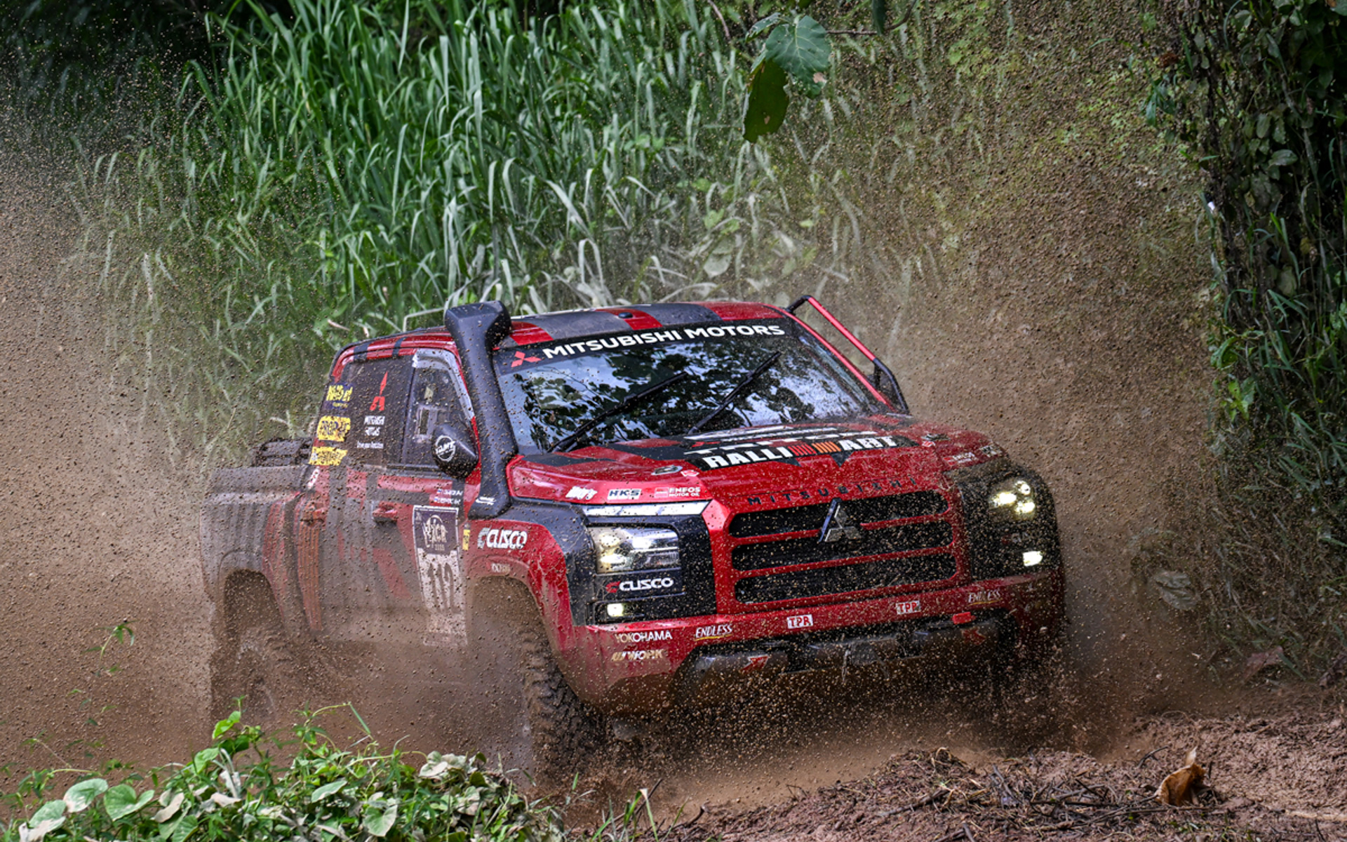 チーム三菱ラリーアート112号車